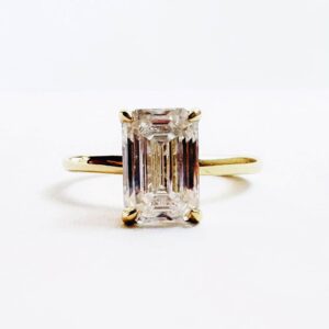 Anillo Hanna 14k moissanita esmeralda 2.5ct con certificado GRA