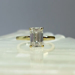 Anillo Hanna moisanita esmeralda 2.5ct con certificado GRA