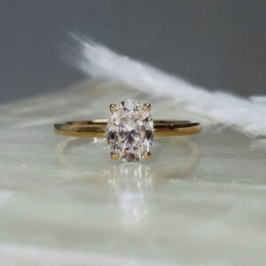 Anillo Dakota moisanita oval 1.5ct con certificado GRA