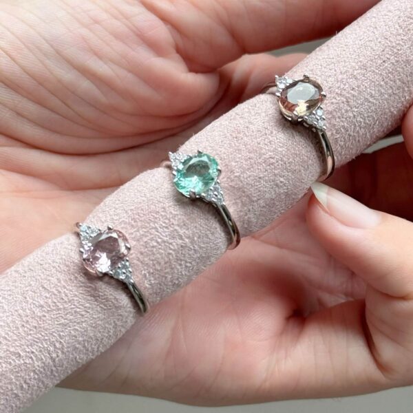 Anillo Adara