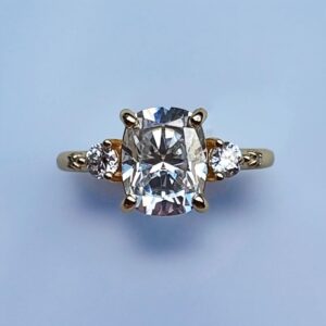 Anillo Adhara Moissanita Cojín 3.0CT Con Certificado GRA
