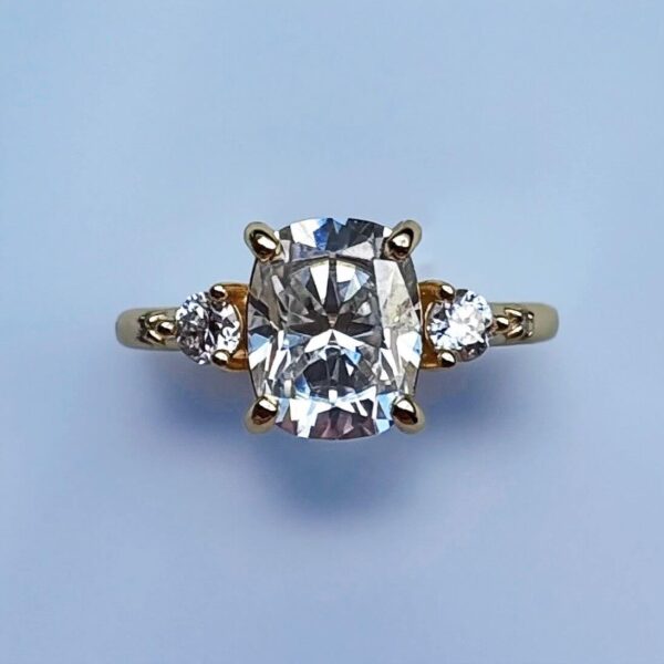 Anillo Adhara Moissanita Cojín 3.0CT Con Certificado GRA