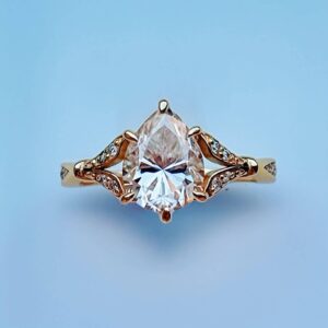 Anillo Alessia 14k Moissanita Pera 1.8ct Con Certificado GRA