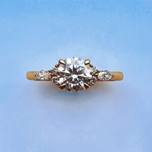 ANILLO AURORA 10K MOISSANITA 1.0CT CON CERTIFICADO GRA