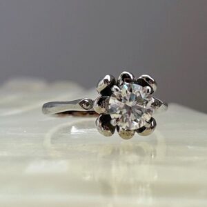 Anillo Fleur moisanita 1.0ct con certificado GRA