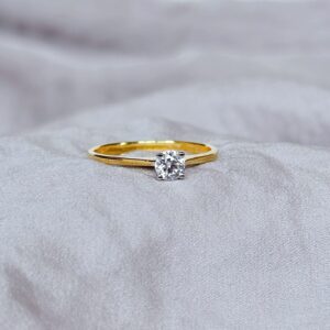 Anillo Anne moisanita 0.3ct con certificado GRA
