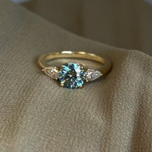 Anillo Serena 10K Moisanita Cyan 1.0ct Con Cerfificado GRA