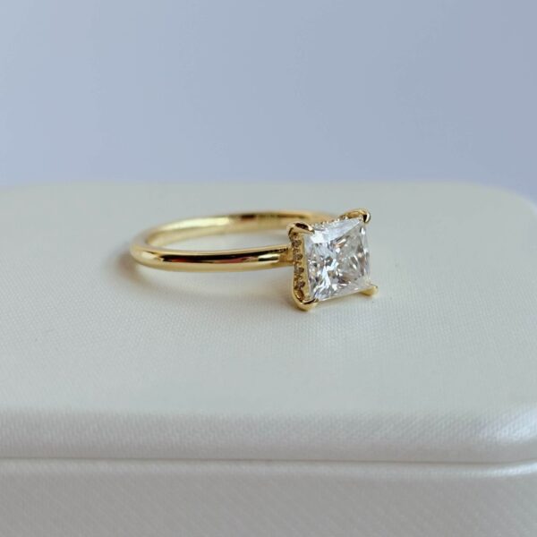 Anillo Catalina 14k Moissanita Princesa 1.2ct Con Certificado GRA - Image 3