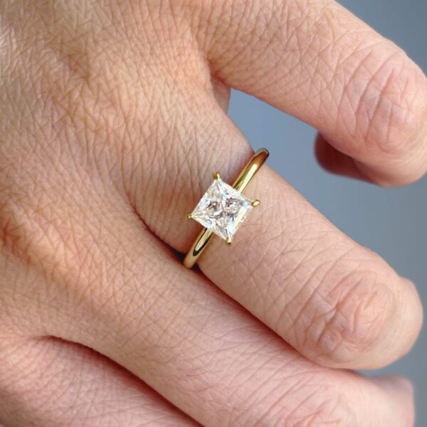 Anillo Catalina 14k Moissanita Princesa 1.2ct Con Certificado GRA - Image 9
