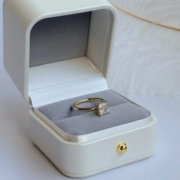 Anillo Catalina 14k Moissanita Princesa 1.2ct Con Certificado GRA - Image 7