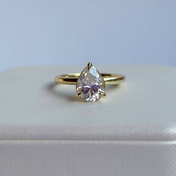 Anillo Olena 14k Moissanita Pera 2.0ct Con Certificado GRA - Image 2