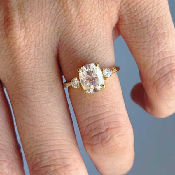 Anillo Adhara Moissanita Cojín 3.0CT Con Certificado GRA - Image 10