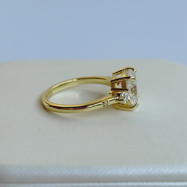 Anillo Adhara Moissanita Cojín 3.0CT Con Certificado GRA - Image 4