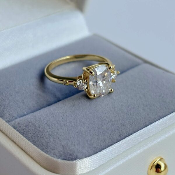 Anillo Adhara Moissanita Cojín 3.0CT Con Certificado GRA - Image 5
