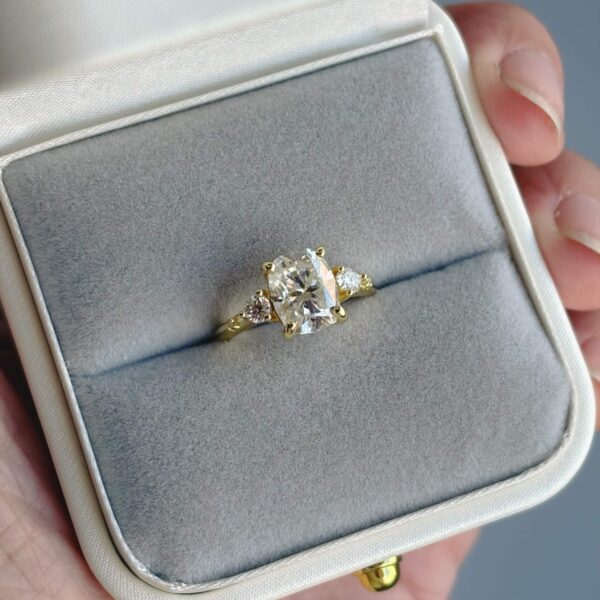 Anillo Adhara Moissanita Cojín 3.0CT Con Certificado GRA - Image 8