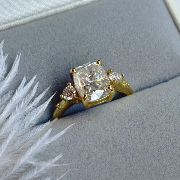Anillo Adhara Moissanita Cojín 3.0CT Con Certificado GRA - Image 6