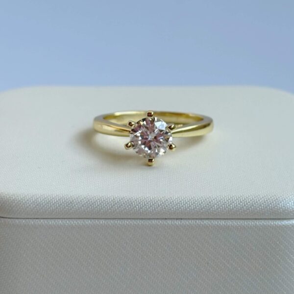 Anillo Ailyn 10k Moissanita 1.0ct Con Certificado GRA - Image 2