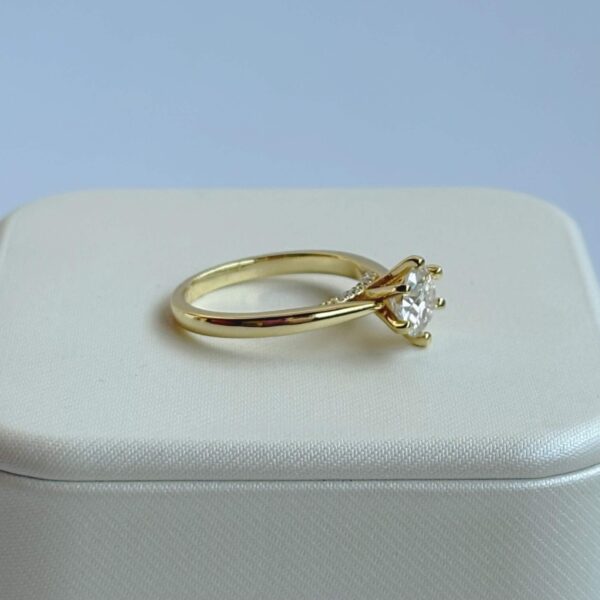 Anillo Ailyn 10k Moissanita 1.0ct Con Certificado GRA - Image 3