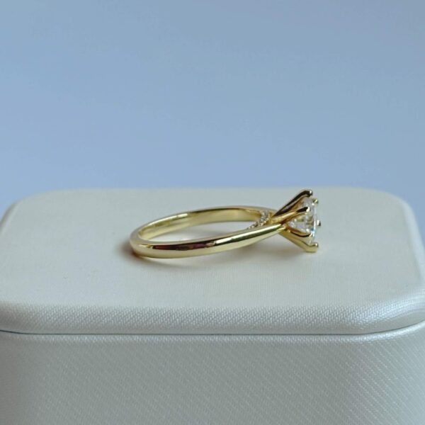 Anillo Ailyn 10k Moissanita 1.0ct Con Certificado GRA - Image 4