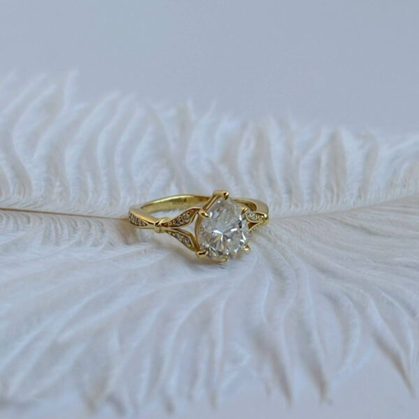 Anillo Alessia Moissanita Pera 1.8ct Con Certificado GRA - Image 10