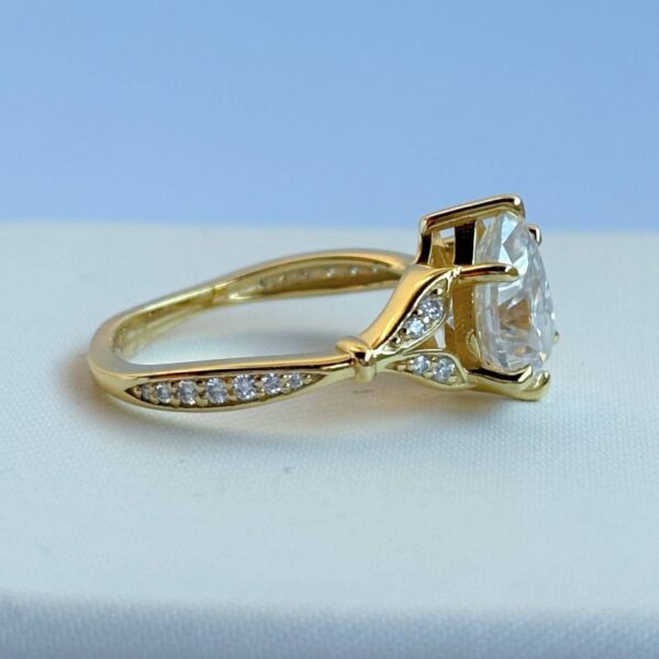 Anillo Alessia Moissanita Pera 1.8ct Con Certificado GRA - Image 4