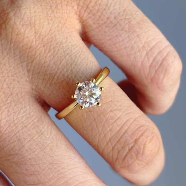 Anillo Ailyn 10k Moissanita 1.0ct Con Certificado GRA - Image 9