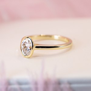 Anillo Leonora Moisanita Oval 1.0CT Con Certificado GRA
