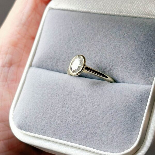 Anillo Leonora 14K Moissanita Oval 1.0CT Con Certificado GRA - Image 11