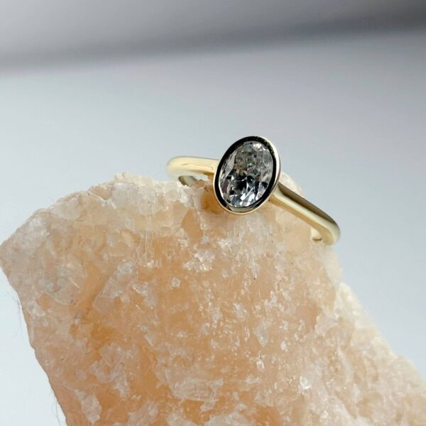 Anillo Leonora 14K Moissanita Oval 1.0CT Con Certificado GRA - Image 8