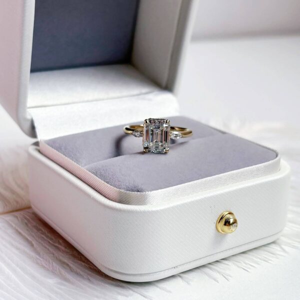 Anillo Natasha Moissanita Esmeralda 3.0CT Con Certificado GRA - Image 10