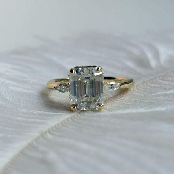 Anillo Natasha 10K Moissanita Esmeralda 3.0CT Con Certificado GRA - Image 11