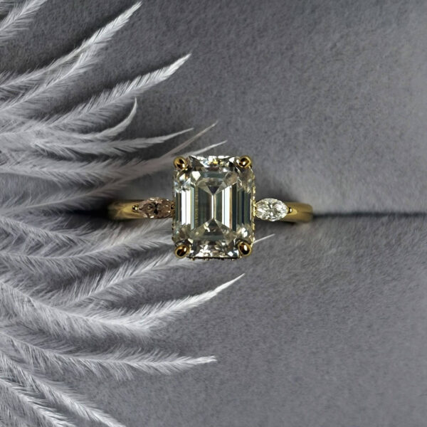 Anillo Natasha 10K Moissanita Esmeralda 3.0CT Con Certificado GRA - Image 7