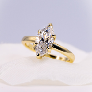 Anillo Vittoria 14K Moisanita Marquesa 2.0CT Con Certificado GRA