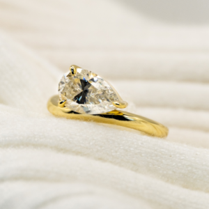 Anillo Danesa Moisanita Pera 3.0CT Con Certificado GRA