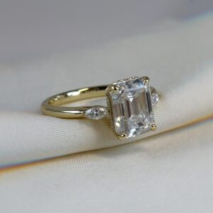 Anillo Natasha Moisanita Esmeralda 3.0CT Con Certificado GRA