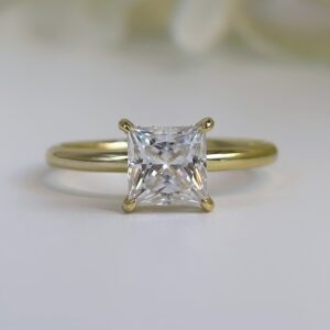 Anillo Catalina Moisanita Princesa 1.2ct con Certificado GRA
