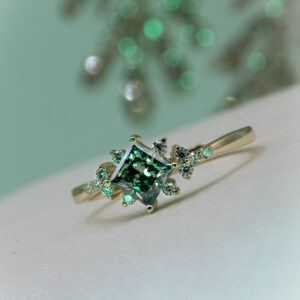 Anillo Helen 10K Moisanita Cyan 1.0ct Con Cerfificado GRA